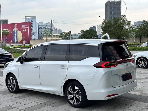 2023 GAC Trumpchi M6, синий - вид 3