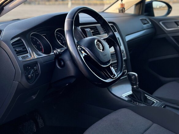 2013 Volkswagen Golf VII, синий, 1090000 рублей - вид 13