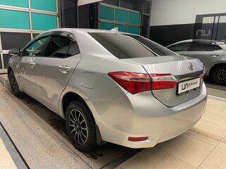 2017 Toyota Corolla XI (E160, E170, E180) Рестайлинг 1, серебристый, 1100000 рублей, вид 5