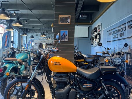 2026 Royal Enfield Meteor, оранжевый, 500000 рублей, вид 2
