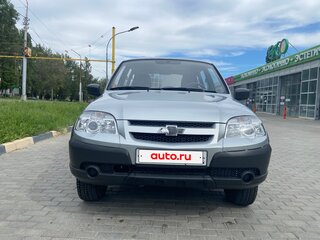 2014 Chevrolet Niva I Рестайлинг, серебристый, 545000 рублей, вид 3