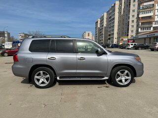 2010 Lexus LX 570 III, серый, 4300000 рублей, вид 4