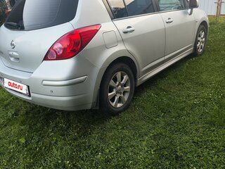 2011 Nissan Tiida I Рестайлинг, серебристый, 900000 рублей, вид 4
