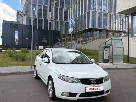 2011 Kia Cerato 6-speed II, белый, 800000 рублей, вид 1