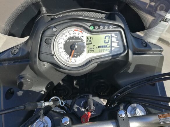 2014 Suzuki V-Strom DL 650, пурпурный - вид 1