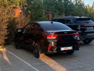 2019 Kia Rio IV, чёрный, 1230000 рублей, вид 1
