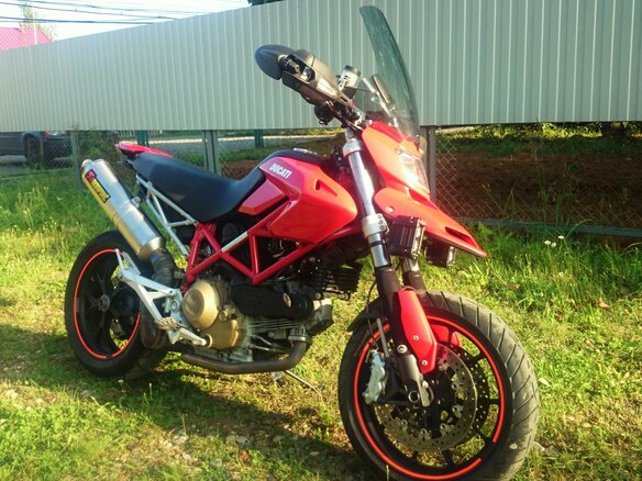 2008 Ducati Hypermotard, красный - вид 3