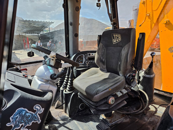 2010 JCB 3CX, жёлтый, 3250000 рублей - вид 34