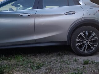 2017 Infiniti QX30, серебристый, 3100000 рублей, вид 4