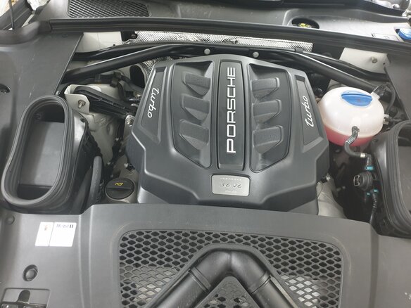 2014 Porsche Macan Turbo I, белый, 8200000 рублей - вид 7