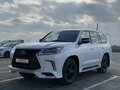 2016 Lexus LX 570 III Рестайлинг 2, белый, 9300000 рублей