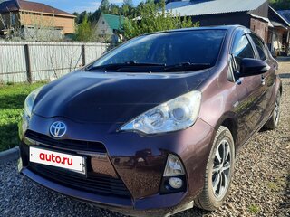 2014 Toyota Aqua I, коричневый, 750000 рублей, вид 2