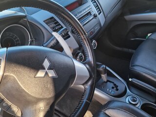 2010 Mitsubishi Outlander II Рестайлинг, белый, 1190000 рублей, вид 3