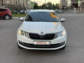 2018 Skoda Octavia III (A7) Рестайлинг, белый, 1740000 рублей, вид 1