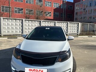 2015 Kia Rio III Рестайлинг, белый, 770000 рублей, вид 2