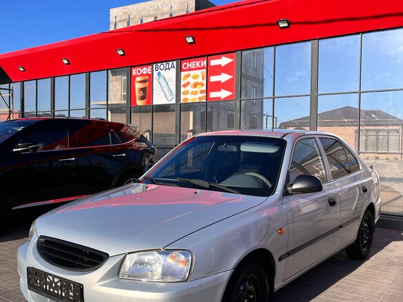 2010 Hyundai Accent ТагАЗ II, серебристый, 575000 рублей