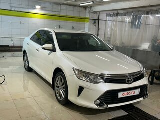 2015 Toyota Camry VII (XV50) Рестайлинг, белый, 2100000 рублей, вид 1