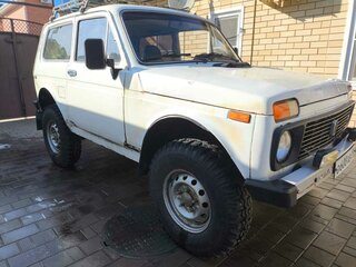 1998 Lada (ВАЗ) 2121 (4x4) I Рестайлинг, белый, 250000 рублей, вид 2