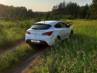 2014 Opel Astra GTC J Рестайлинг, белый, 950000 рублей, вид 3