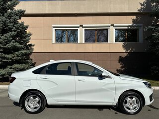 2023 Lada (ВАЗ) Vesta I Рестайлинг (NG), белый, 1299000 рублей, вид 3