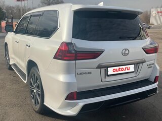 2017 Lexus LX 570 III Рестайлинг 2, белый, 8250000 рублей, вид 4