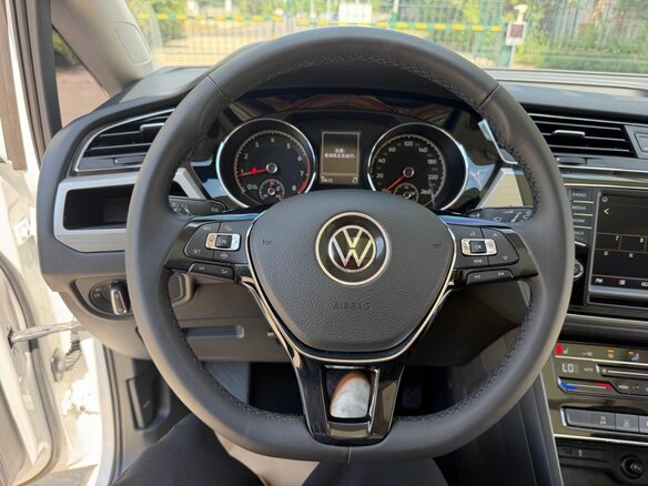 2021 Volkswagen Touran L II, белый, 1755000 рублей - вид 12