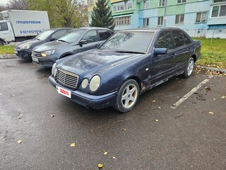 1995 Mercedes-Benz E-Класс 230 II (W210, S210), синий, 260000 рублей, вид 2