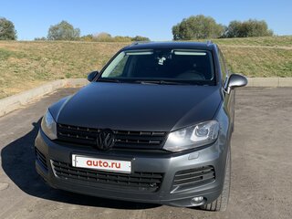 2013 Volkswagen Touareg II, серый, 2000000 рублей, вид 2