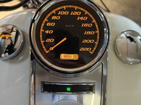 2018 Harley-Davidson Road King, белый, 2150000 рублей, вид 2