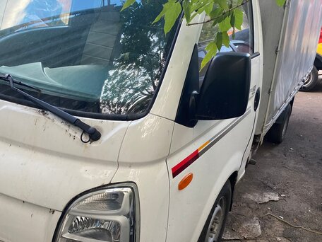 2008 Hyundai Porter II, белый, 1000000 рублей, вид 3