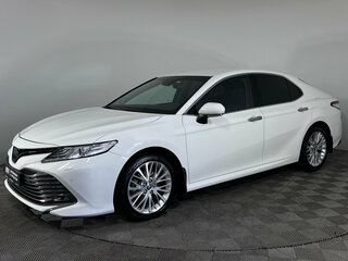 2021 Toyota Camry VIII (XV70), белый, 3045000 рублей, вид 1