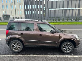 2016 Skoda Yeti I Рестайлинг, коричневый, 885000 рублей, вид 1