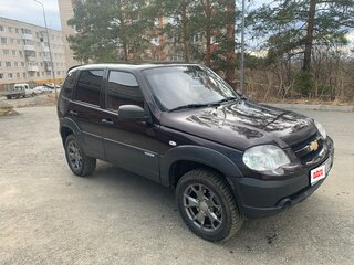 2012 Chevrolet Niva I Рестайлинг, коричневый, 480000 рублей, вид 3