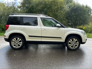 2014 Skoda Yeti I Рестайлинг, белый, 850000 рублей, вид 5