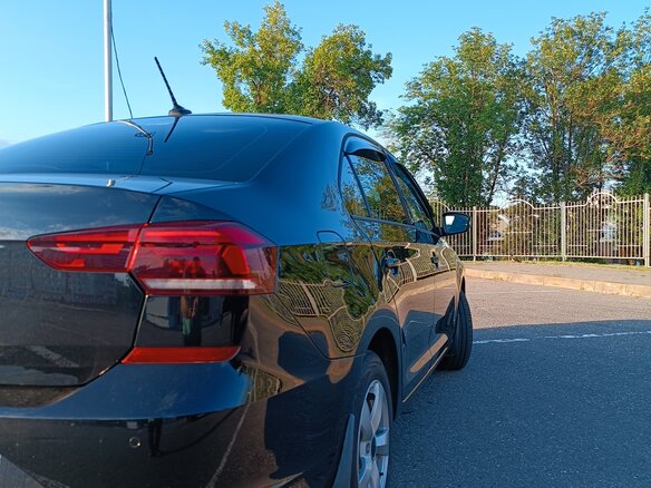 2021 Volkswagen Polo VI, чёрный, 1750000 рублей - вид 6