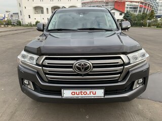 2017 Toyota Land Cruiser 200 Series Рестайлинг 2, серый, 5750000 рублей, вид 1