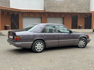 1993 Mercedes-Benz W124 220, фиолетовый, 2150000 рублей, вид 4