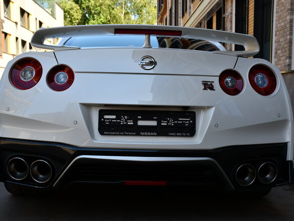 2017 Nissan GT-R, белый - вид 9