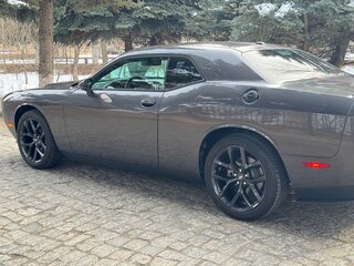 2021 Dodge Challenger III Рестайлинг 2, серый, 3090000 рублей, вид 4