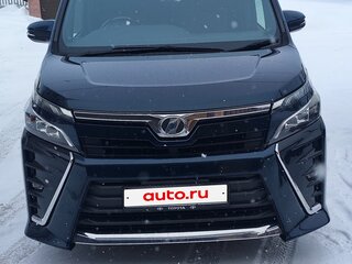 2018 Toyota Voxy III (R80) Рестайлинг, синий, 2900000 рублей, вид 1