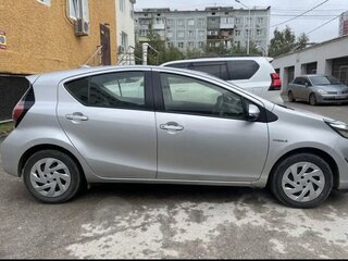 2018 Toyota Aqua I Рестайлинг 2, серый, 1050000 рублей, вид 2