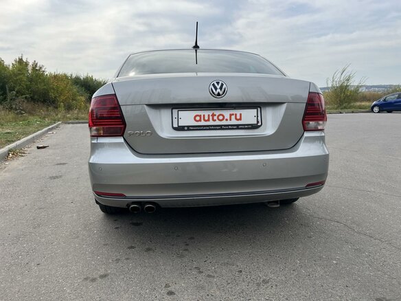 2018 Volkswagen Polo V Рестайлинг, серебристый, 1380179 рублей - вид 4
