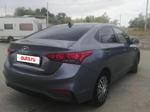 2018 Hyundai Solaris II, серый, 700000 рублей - вид 6