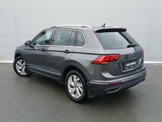 2021 Volkswagen Tiguan II Рестайлинг, серый, 3340000 рублей, вид 4