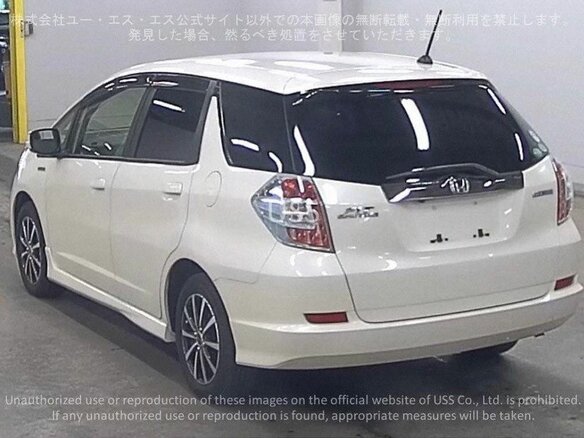 2014 Honda Fit Shuttle I Рестайлинг, белый, 1100000 рублей - вид 6