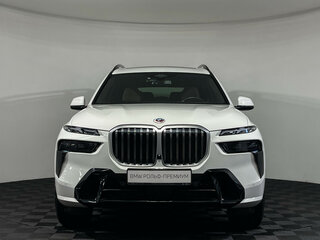 2022 BMW X7 40i I (G07) Рестайлинг, белый, 10382199 рублей, вид 3