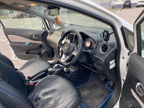 2018 Nissan Note e-Power II Рестайлинг, белый, 1150000 рублей - вид 4