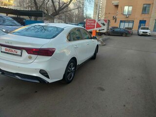 2021 Kia Cerato IV Рестайлинг, белый, 2000000 рублей, вид 5