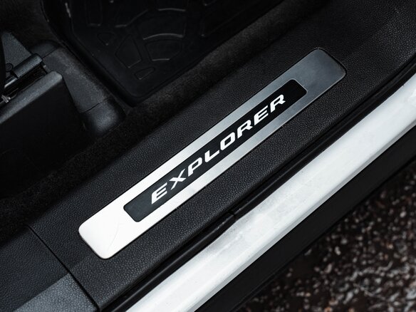 2014 Ford Explorer Sport V, белый, 2500000 рублей - вид 20