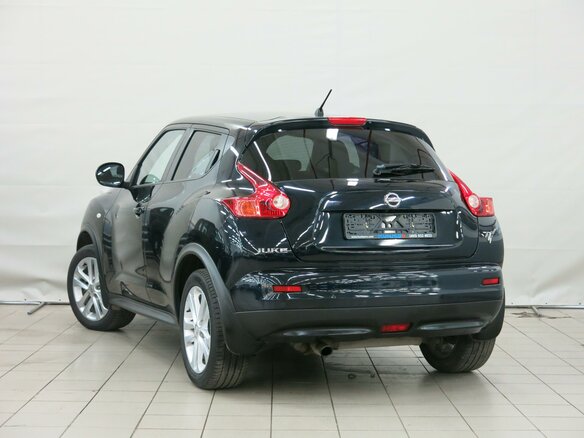 2011 Nissan Juke I, чёрный - вид 3